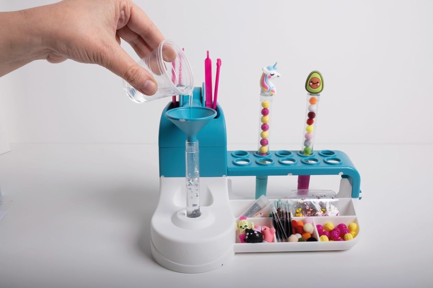 Atelier de création stylos personnalisés avec accessoires