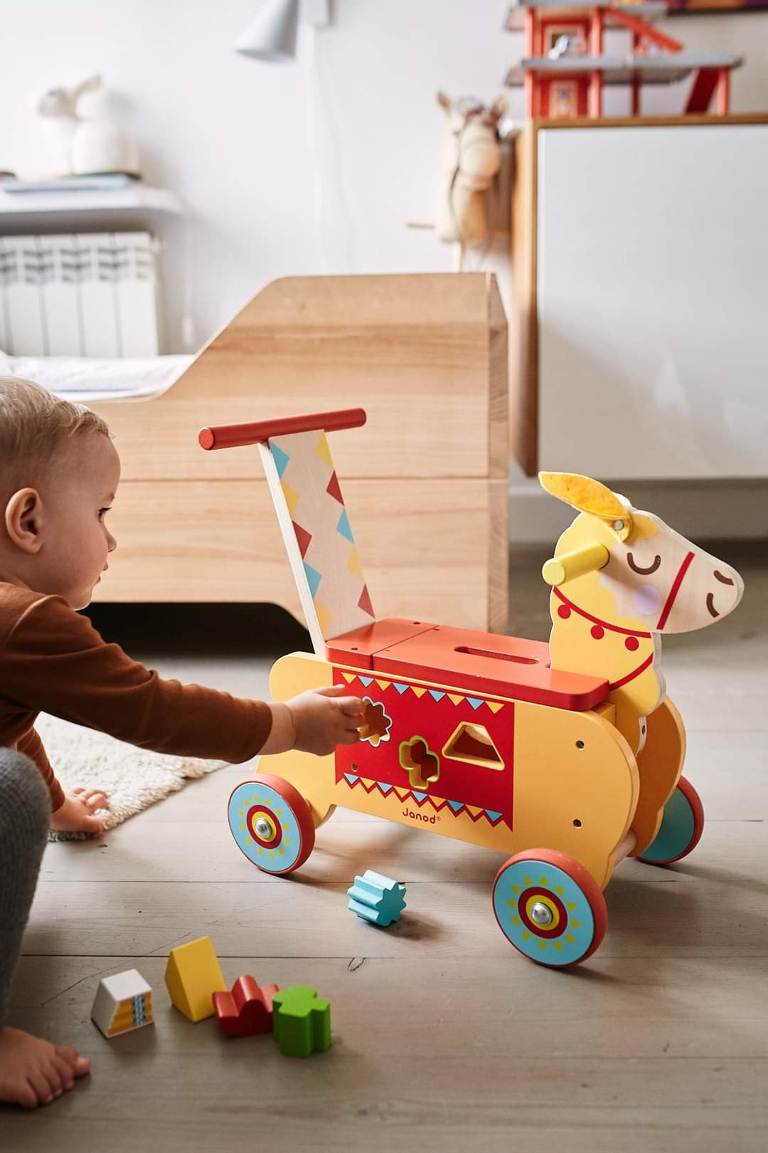 Porteur Lama multifonctions en bois Janod